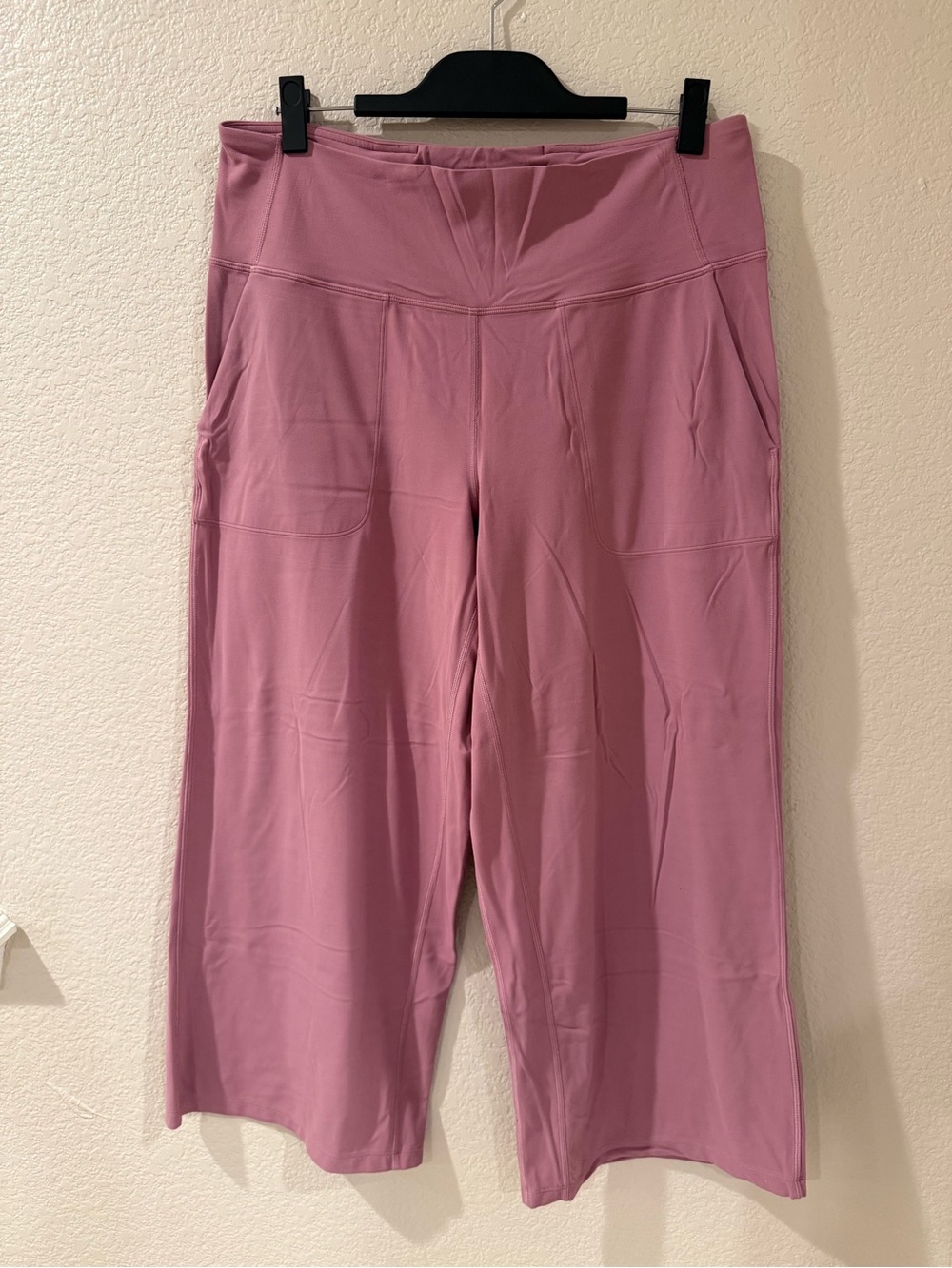 Lululemon align Wide-Leg Women’s cropped in Dusty Rose